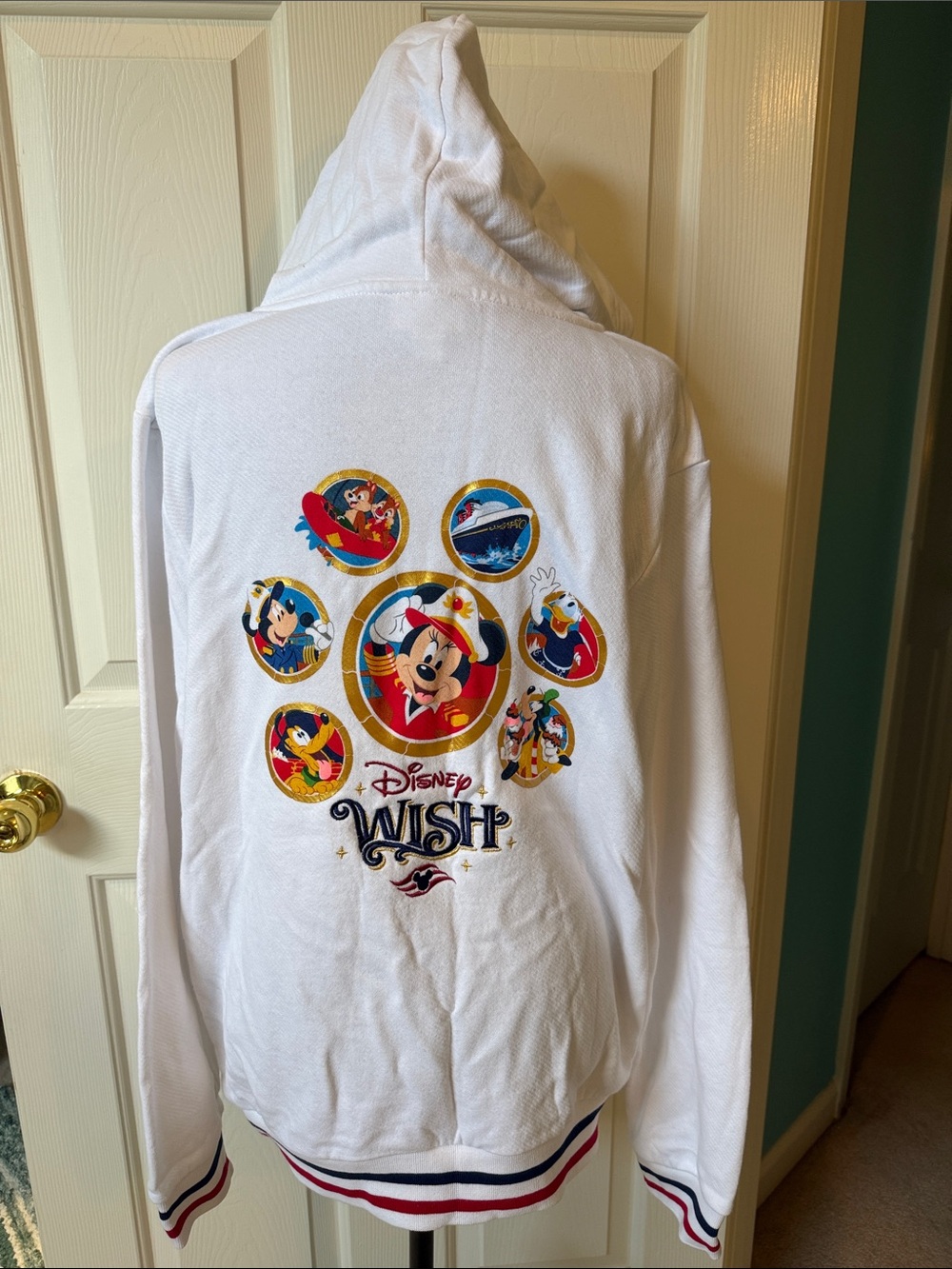 Retired! Disney Cruise Line DCL Disney Wish White Zip Up Hoodie NWT